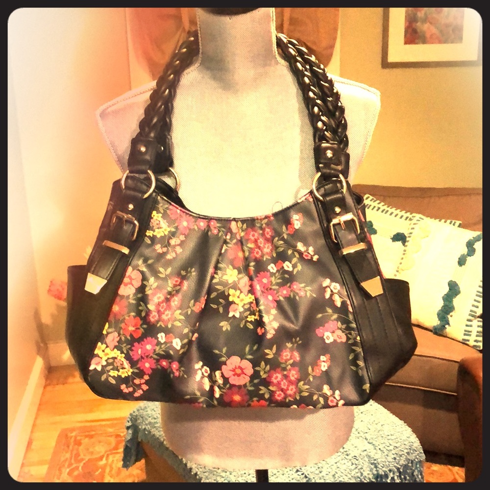 Apt 9 hand bag
